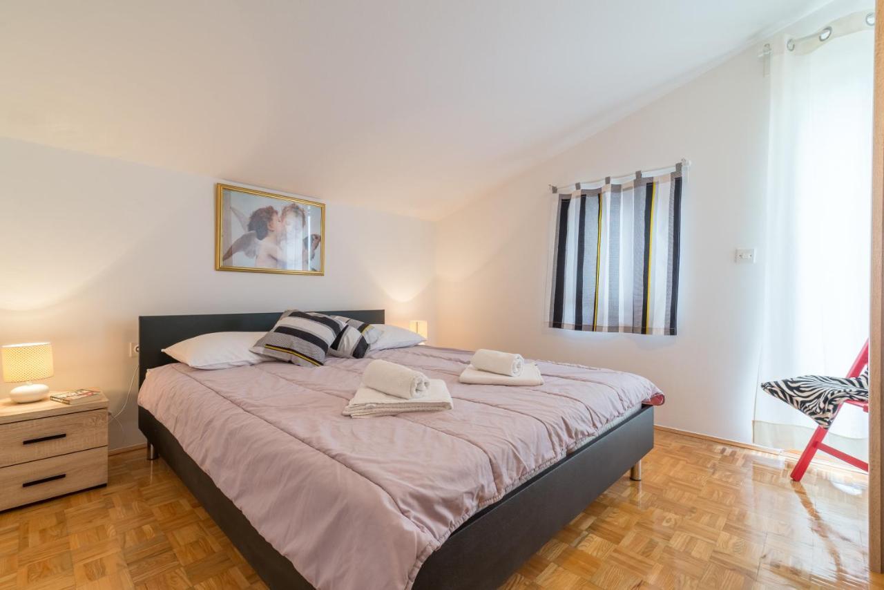 Apartments Bepina Biograd Na Moru Exterior photo