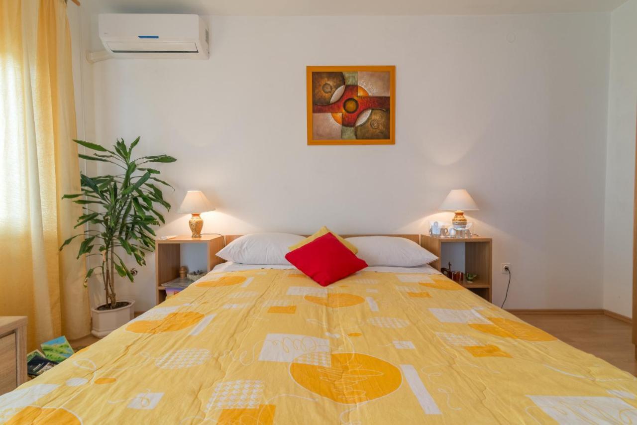 Apartments Bepina Biograd Na Moru Exterior photo